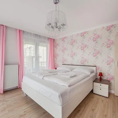 Promenada Ii, Sun & Snow *